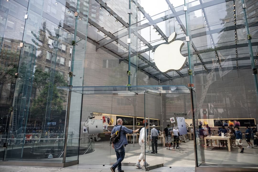 Apple Plots Expansion Into AI Robots, Home Security and Smart Displays