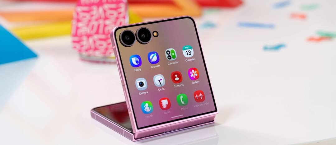 Samsung Galaxy Z Flip8 unboxing - GSMArena.com news