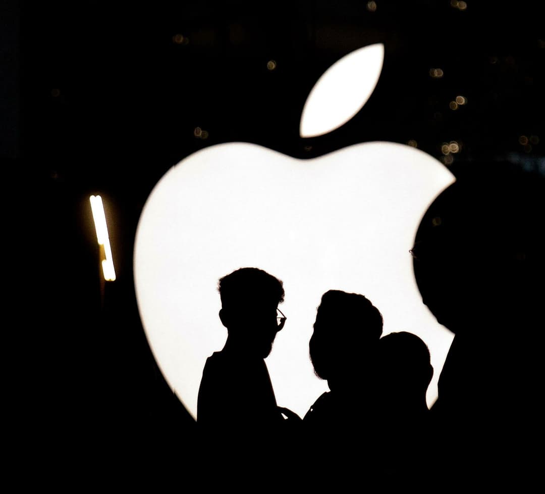 APPLE RUNS OUT OF COMPUTERS: SEVERAL MODELS UNAVAILABLE FOR MONTHS AMID COMPONENT SHORTAGE | AppleMagazine - technology - Read this story on Magzter.com