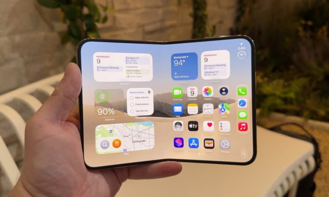iPhone Duo May Greet Buyers by Name at First Boot