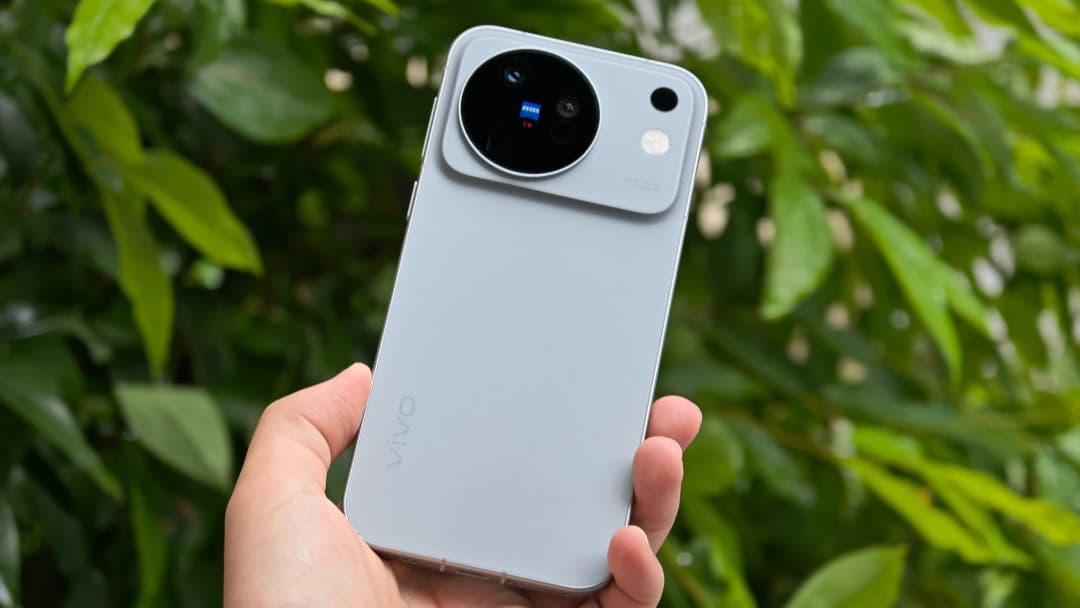 Leaked vivo X500 specs page confirms a large 7500mAh battery and a new but familiar chipset